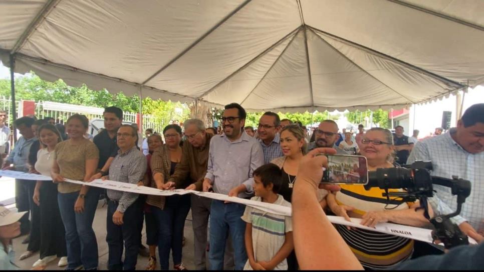 Para acabar con el rezago, Gámez Mendívil y Rocha Moya inauguran calles en la colonia Buenos Aires, en Culiacán