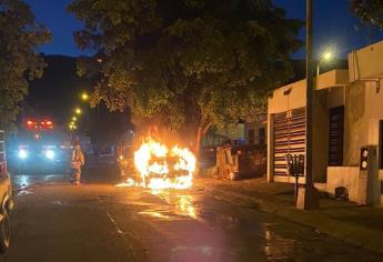 «Arde» carro y se incendia casa Mazatlán