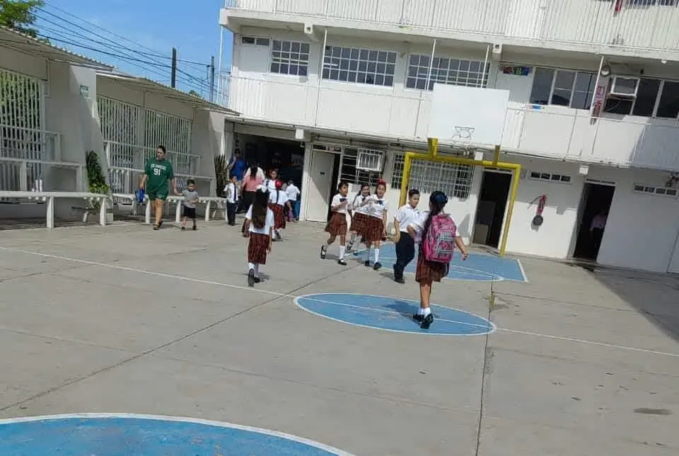 De momento no hay fecha para que esta escuela regrese a sus actividades. FOTO: Cortesía
