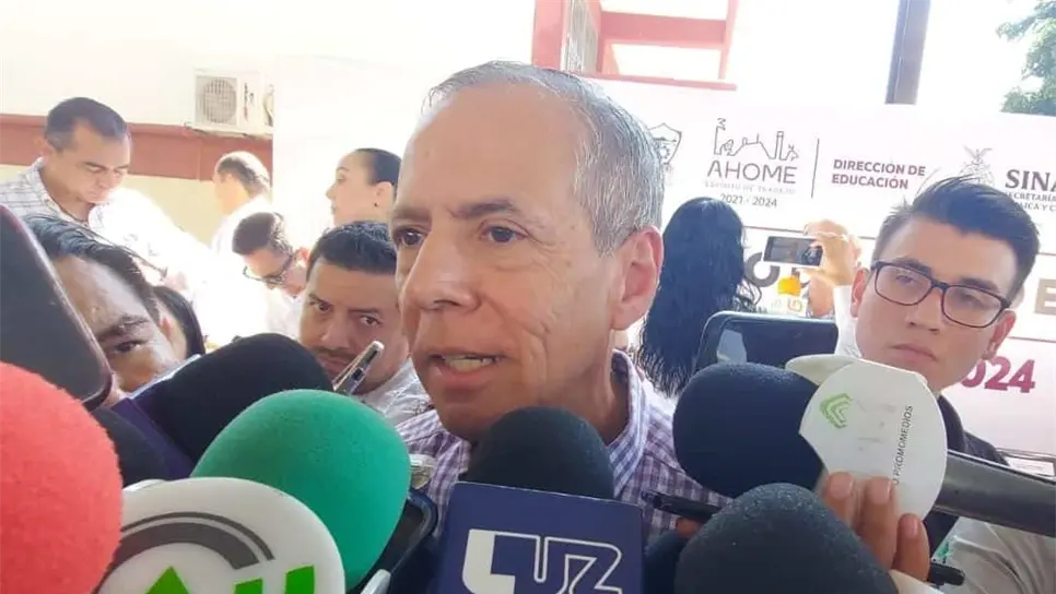 Gerardo Vargas atendiendo a los medios de comunicación. FOTO: Luz Noticias