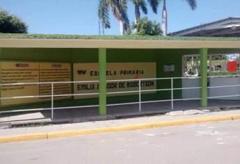 Amenaza escuela de Mazatlán con no dejar pasar a alumnos que no paguen cuotas