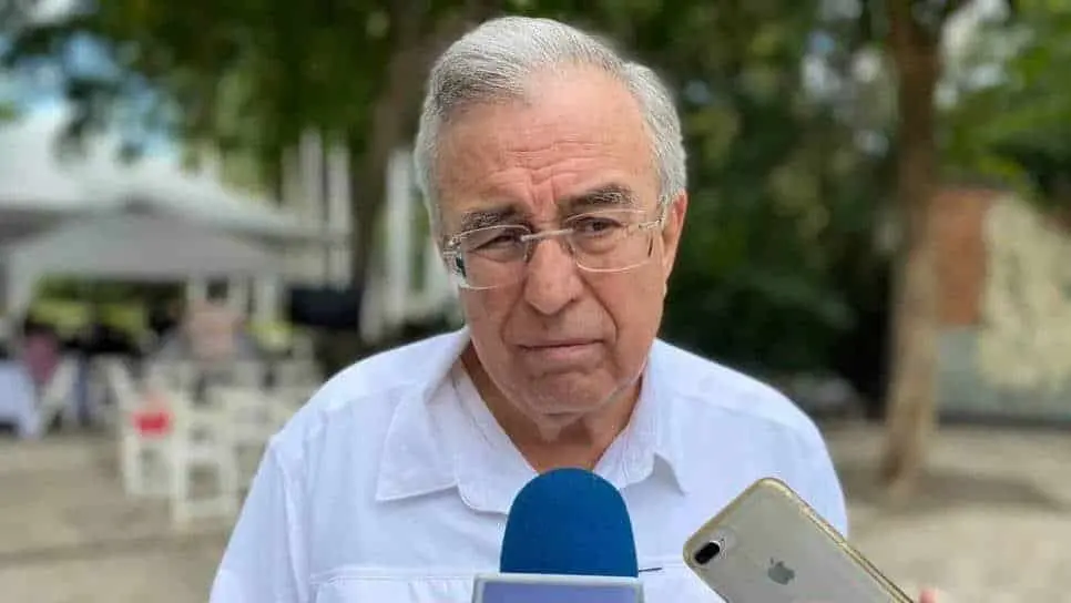 Rubén Rocha Moya atendiendo a Luz Noticias. FOTO: Luz Noticias