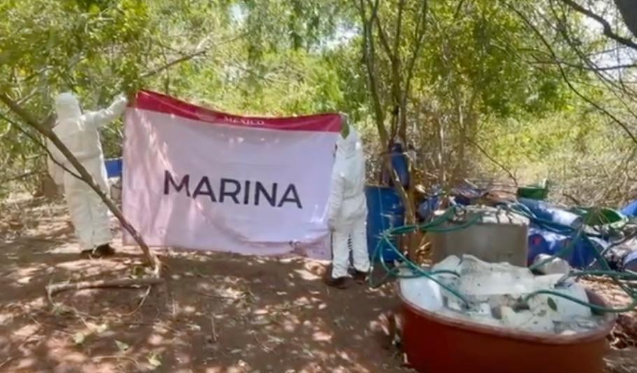 Marina localiza y destruye tres laboratorios clandestinos en Tachinolpa, Culiacán