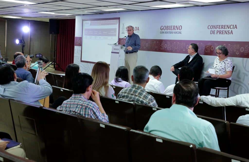 Rocha Moya ya está analizando la lista de candidatos. FOTO: Luz Noticias