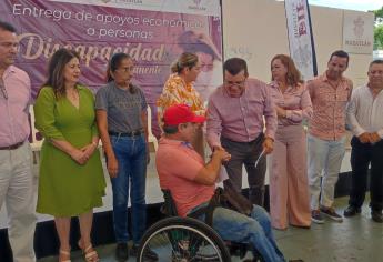 Gobierno de Mazatlán entrega 500 mil pesos en apoyos a personas con discapacidad