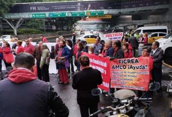 Bloquean accesos a Terminal 1 del Aeropuerto Internacional de la CDMX