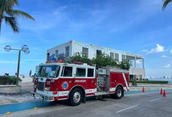 Se quema edificio abandonado en avenida Paseo Claussen en Mazatlán