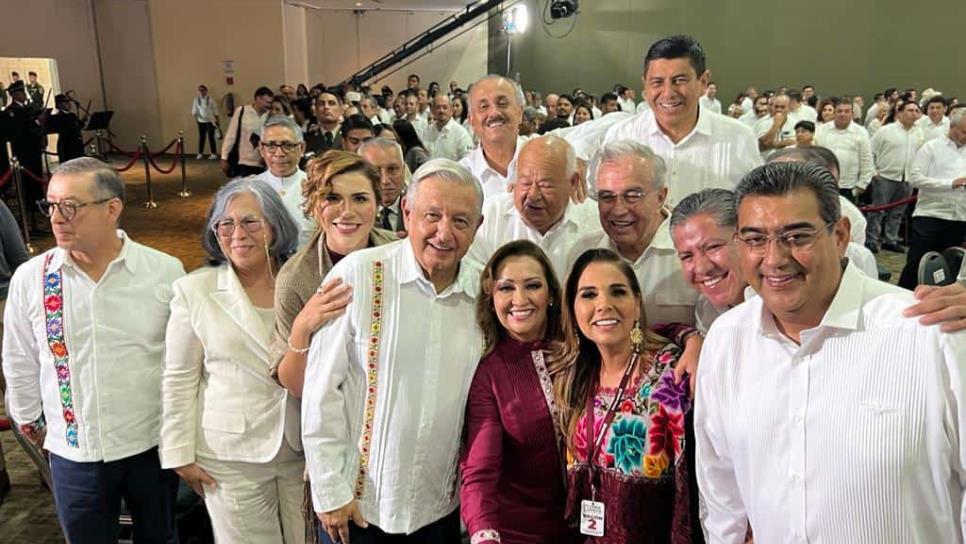 Rocha Moya asiste al Quinto Informe de Gobierno de AMLO en Campeche