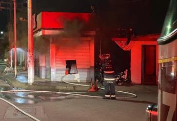 Se incendia un expendio de la colonia Villas del Real en Culiacán 