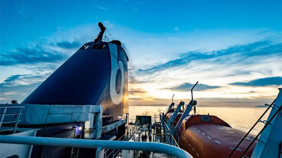 Viajar en ferri por el Mar de Cortés es toda una experiencia.