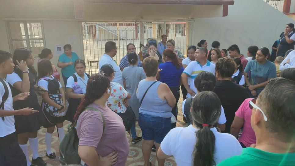 Cierran secundaria en Mazatlán por falta de aires acondicionados 