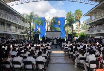 Rector de la UAS revela Placa de Acreditación Nacional e Internacional de Médico General
