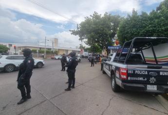 Despojan un carro por el malecón viejo en Culiacán