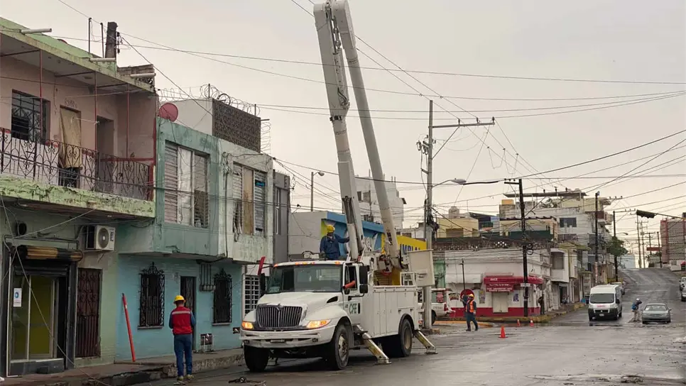 En unas horas queda restablecida al 100 % la electricidad en colonias de Mazatlán: alcalde