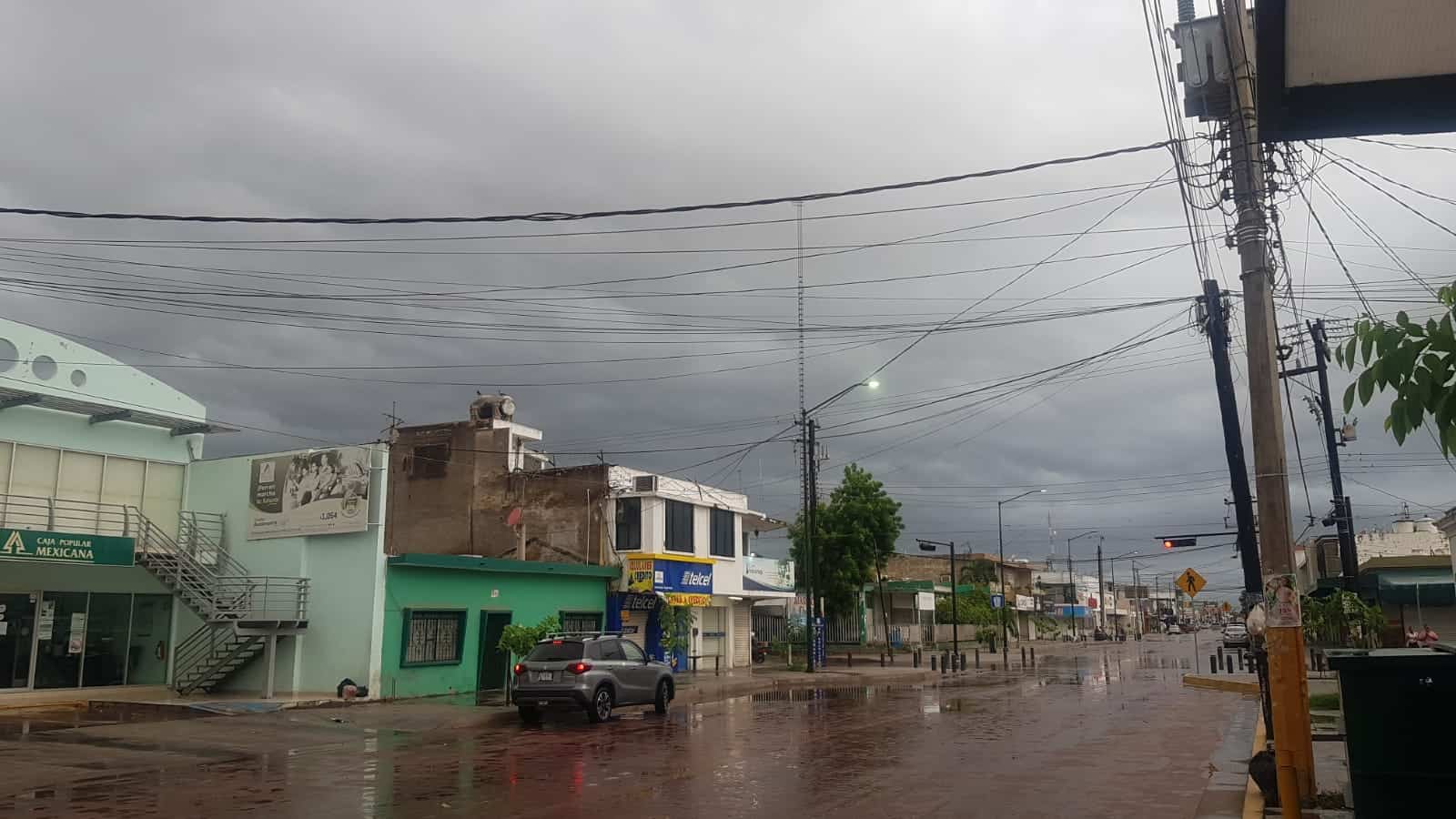 Fuerte lluvia azota Navolato y varias colonias se quedan sin luz;  Protección Civil pide tomar precauciones | Luz Noticias