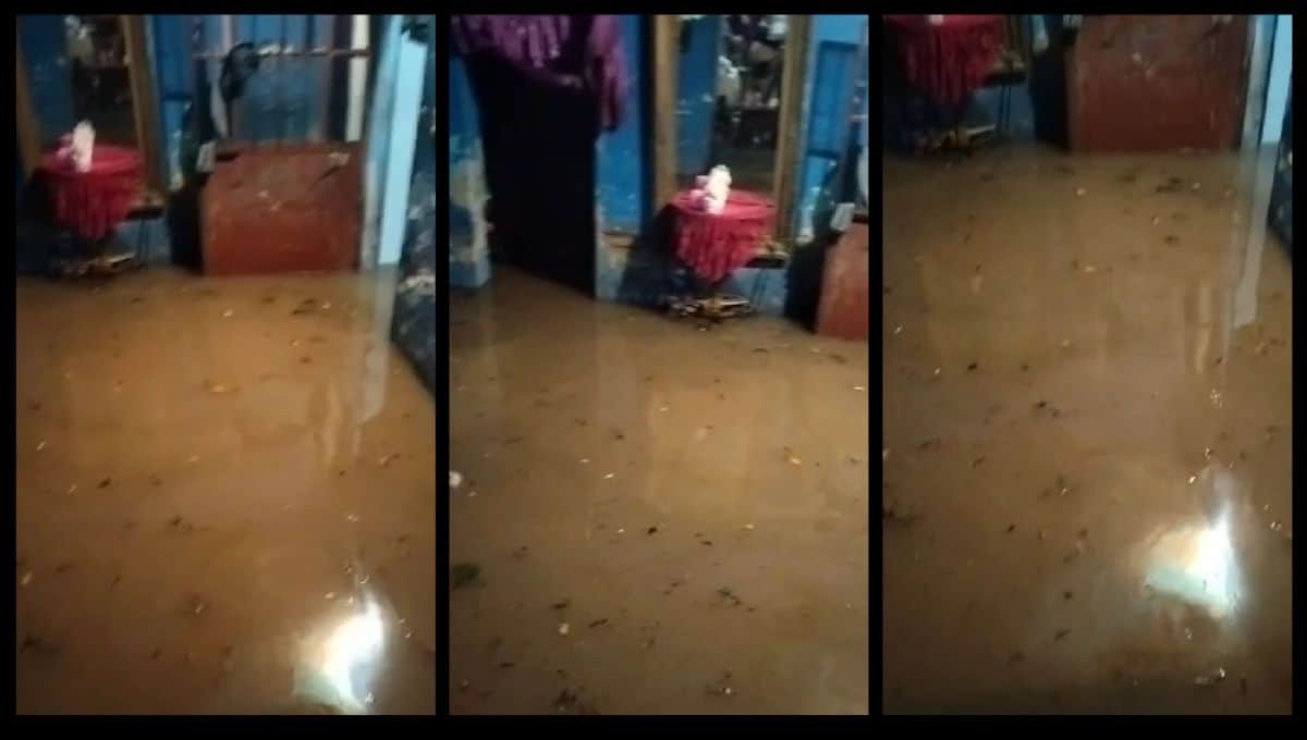 El agua llegó a más de medio metro adentro de las casas.