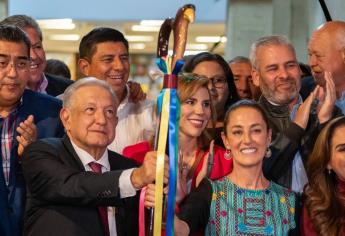 AMLO entrega bastón de mando a Claudia Sheinbaum