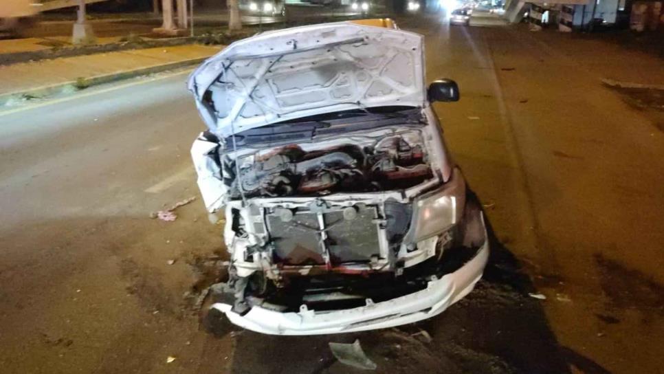 Conductor en estado de ebriedad provoca accidente en Mazatlán