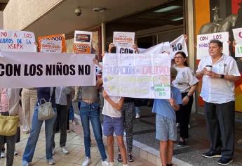 Niños con amparo contra nuevos libros de texto pueden dejar usarlos: SEPyC
