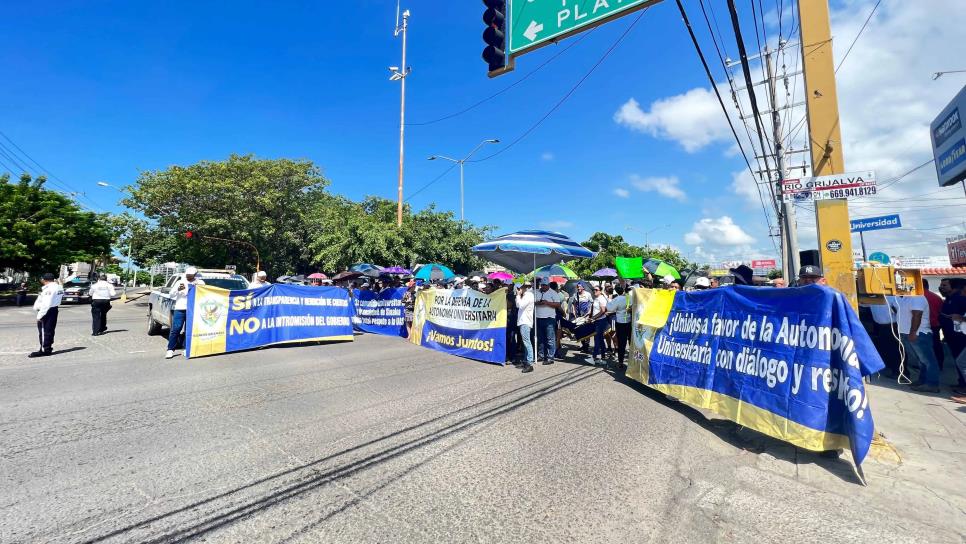 Trabajadores de UAS en Mazatlán toman la Ejercito Mexicano