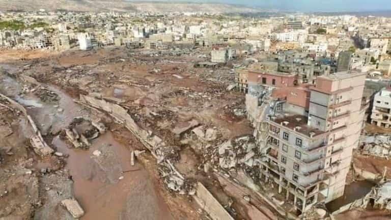 Intensa tormenta azota a Libia y mueren más de 2 mil personas Intensa tormenta azota a Libia y mueren más de 2 mil personas