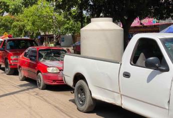 Denuncian robo de agua en tinacos de los techos en Alturas del Sur, Culiacán