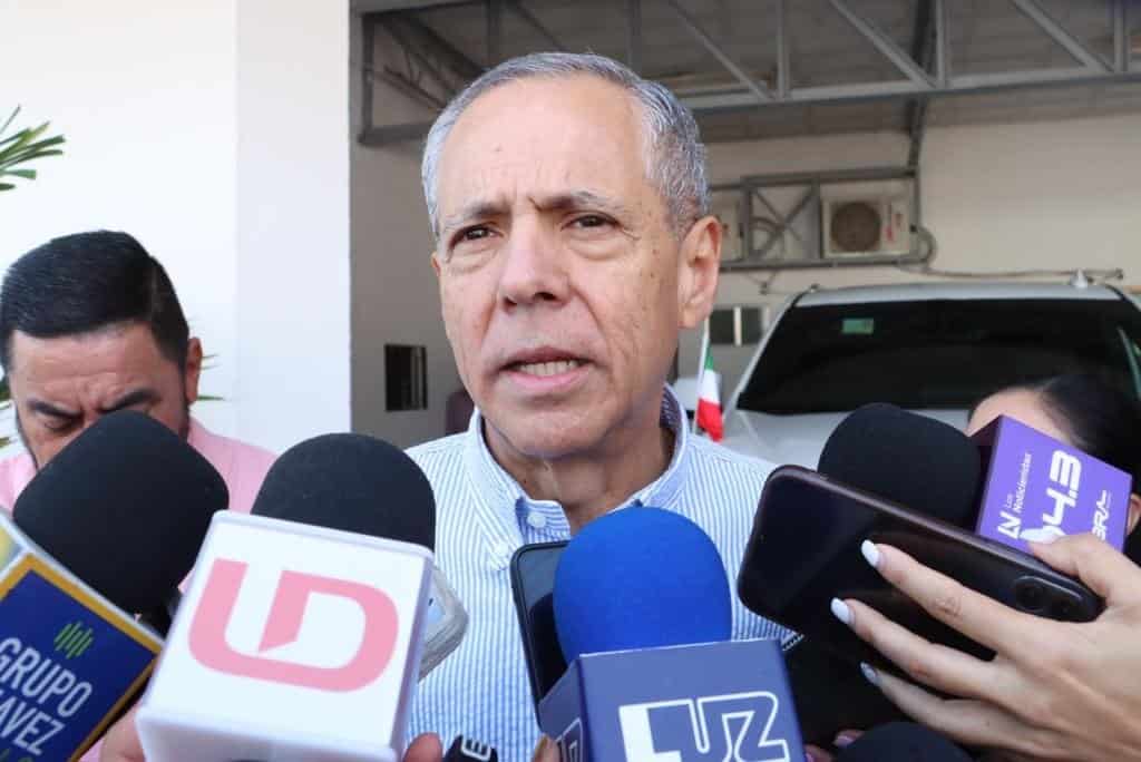 Gerardo Vargas Landeros atendiendo a los medios de comunicación. FOTO: Luz Noticias