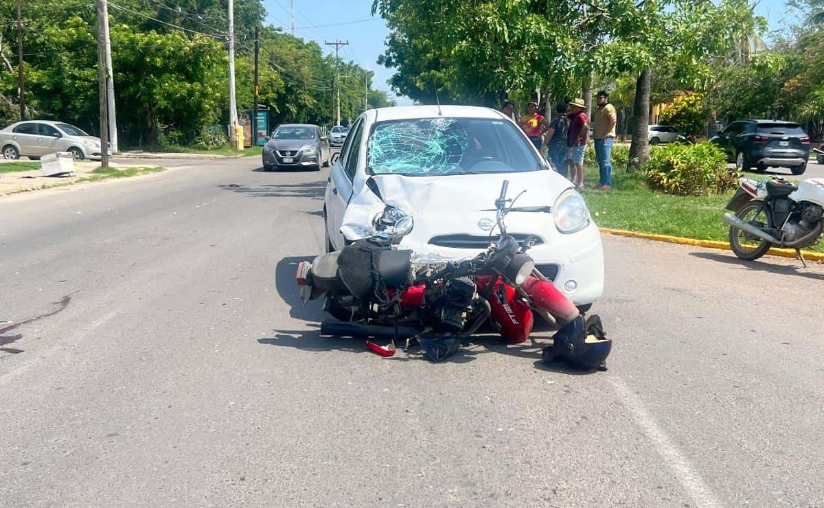 Motociclista resulta gravemente herido tras choque en Mazatlán. FOTO: Alfredo Juárez.