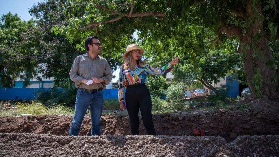 Alcalde de Culiacán supervisa obras y se compromete a pavimentar 3 calles en la Loma de Rodriguera