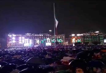 Abuchean a Yahritza y su Esencia en el Zócalo