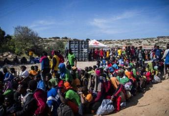 Más de 7 mil migrantes africanos abarrotan una isla italiana