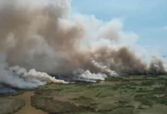 Se incendian kilómetros de hierba de campo, en Chinitos, Angostura