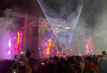 La Arrolladora Banda El Limón pone a bailar a los sinaloenses en Palacio de Gobierno de Culiacán