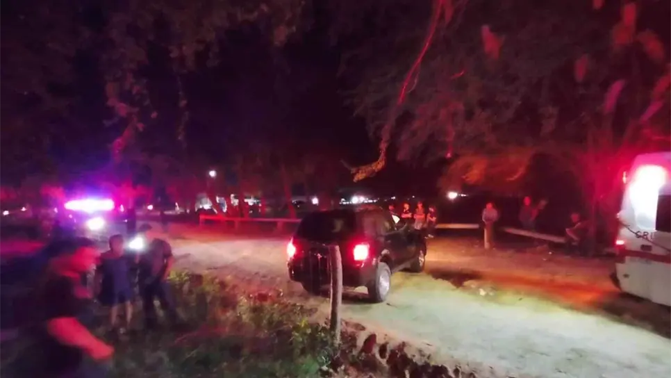 Conductor ebrio se vuelca en La Galera, El Fuerte. | FOTO: Cortesía.