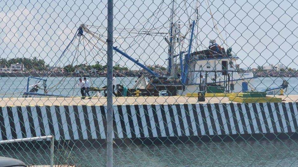 Muere pescador en Mazatlán al ser aplastado por el tangón del barco; apenas iba a salir a altamar