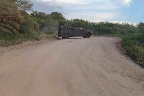 Balacera entre grupos criminales en El Rosario, Sinaloa, acabó con al menos una persona sin vida