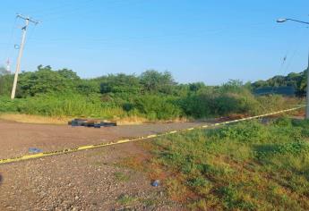 Envuelto en plástico localizan un cuerpo por El Barrio, en Culiacán