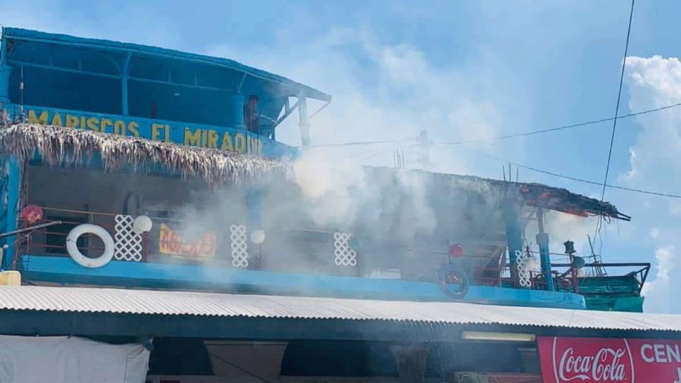 Se incendia restaurante en el puerto de Topolobampo