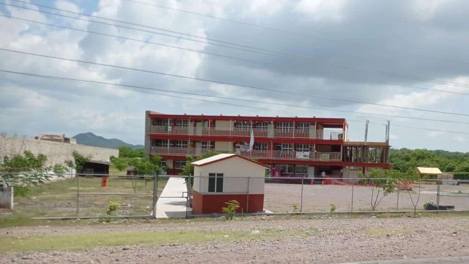 Habitantes de Rosario sacan a sus hijos de las escuelas por temor a nuevo enfrentamiento 