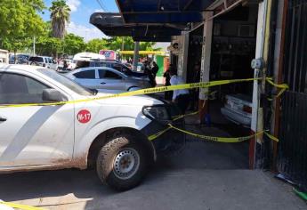 Muere adulto mayor en la vía pública; se desvaneció frente a un taller