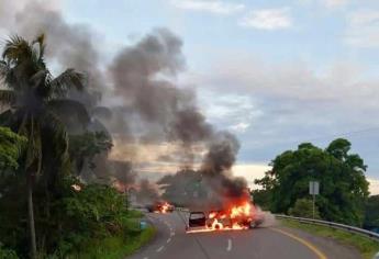 Terror en Tabasco: Bloquean carreteras, queman vehículos y suspenden clases