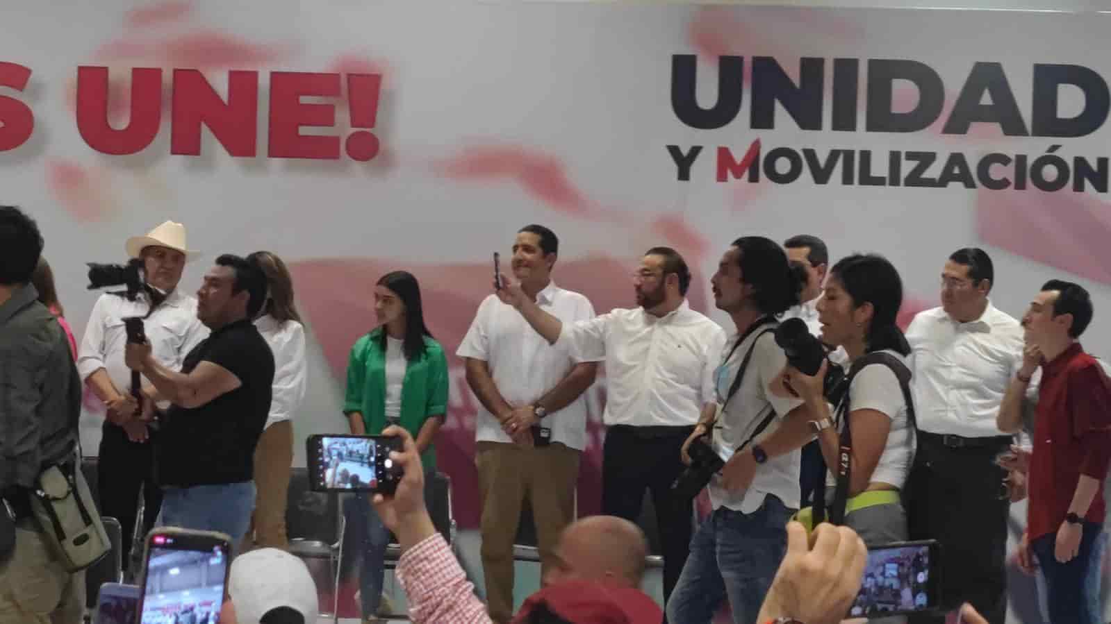 Distintos políticos se sumaron al movimiento de Morena. FOTO: Luz Noticias