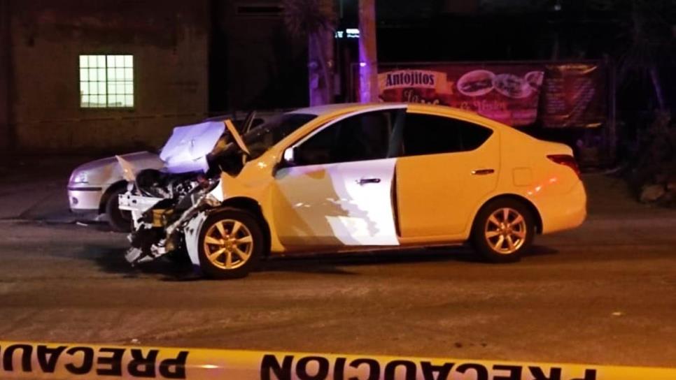 Joven choca contra camioneta y lo asesinan a balazos en Guamúchil