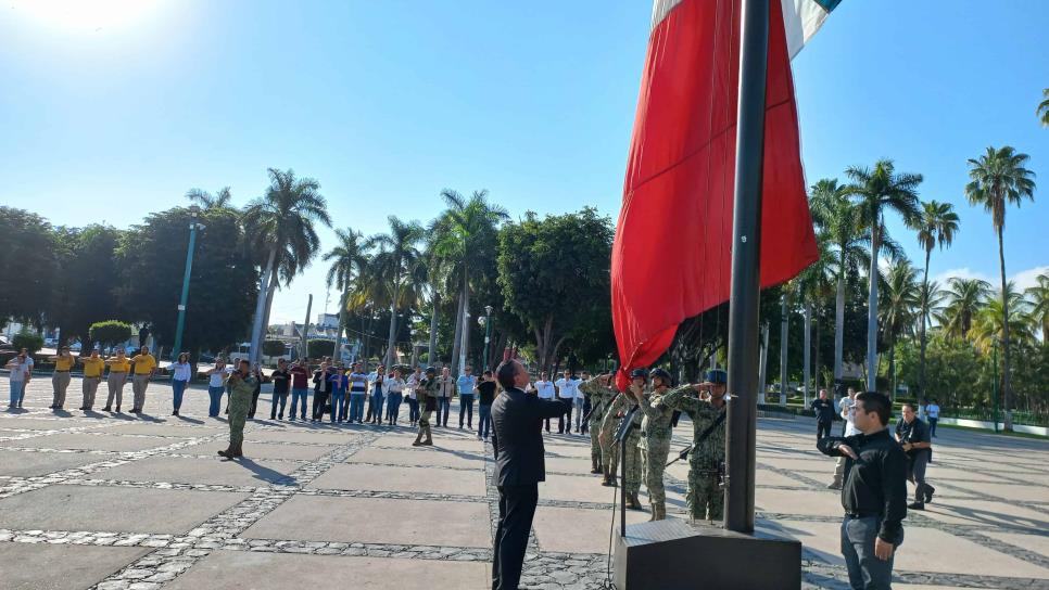 Autoridades civiles y militares conmemoran 158 aniversario luctuoso del Gral. Rosales en Culiacán