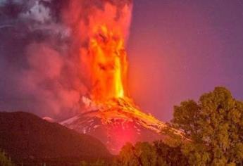 Chile sube nivel de alerta por actividad de volcán Villarrica