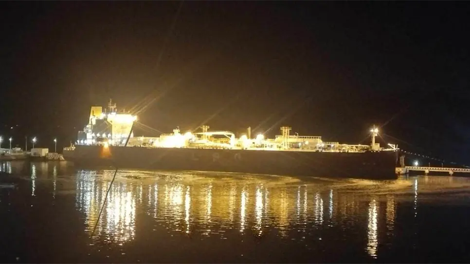 Autoridades reportan que la fuga se registró en un barco.