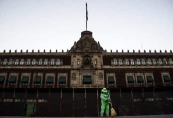 Blindan Palacio Nacional, previo a marcha por los 43 normalistas de Ayotzinapa