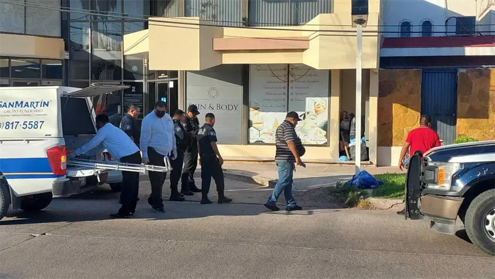 Autoridades recabaron datos de lo ocurrido. FOTO: Ernesto Torres.