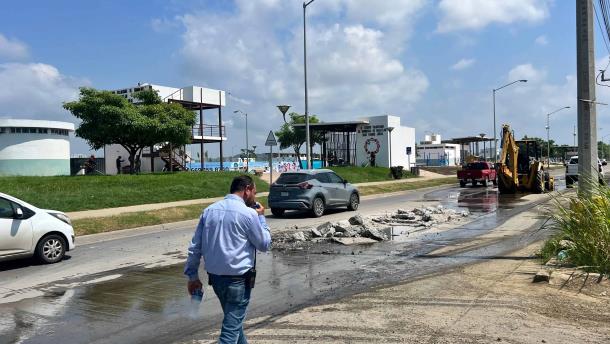 Corto en cable de alta tensión alerta a trabajadores de JUMAPAM en Mazatlán