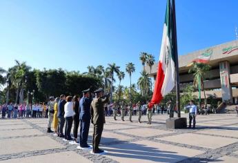 Con honores a la bandera, autoridades de Sinaloa conmemoran consumación de la Independencia de México